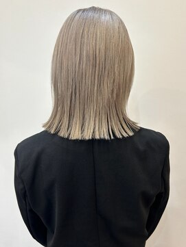 アール 横浜(R) 【MAKI】ホワイトミルクティー/ブリーチカラー/ホワイトカラー