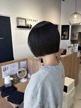 シアート(SHEART) あごライン切りっぱなしボブ