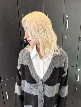 リトバイプティパ(Lit by petit-pas) 抜きっぱなしブロンド/透明感カラー/ハイトーン/ダブルカラー