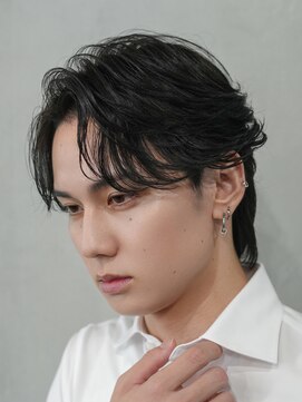 フィフス トウキョウ (fifth TOKYO) 渋谷フェザーパーマメンズパーマセンターパートかき上げ七三30代