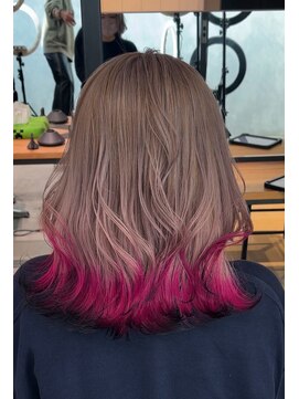 サロウィン 下北沢(SALOWIN) ミルクティーベージュとピンクのエンドカラー