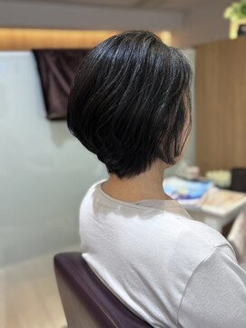 エル バイ ファースト(L by first) 【L by first】クセを抑えるショートボブ