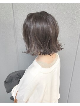 ロティー(loty) 【loty川原一高】切りっぱなしミニボブ×グレージュ