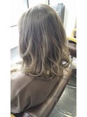 ハイトーン切りっぱなしボブ