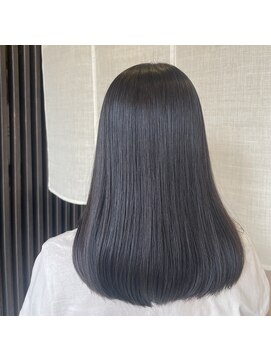 イニ 姉小路(ini) 《戸田》艶ストレートロング