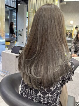 シティ(CITY) オリーブグレージュ×レイヤーカット 【CHICA】