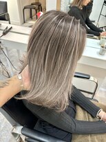 ブレンド 渋谷(BLend)&nbsp;ハイライトカラーマチルダボブインナーグレージュ前髪