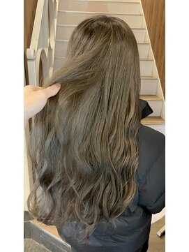 アヴァンス 天王寺店(AVANCE.) カーキベージュ×透明感