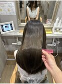 オリーブグレージュ