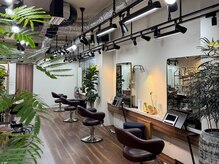 アルボーテルジェ(Art BeAute' ROUGET)の雰囲気（席と席の間隔が広いのでゆっくりおくつろぎいただけます☆ #ボブ）