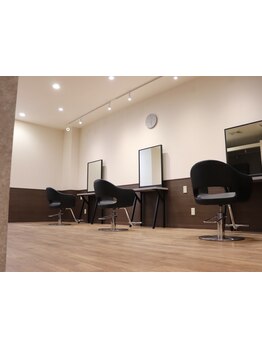 一人一人の髪の状態、髪質に合わせた提案力と丁寧なカウンセリングで、あなたの魅力を最大限に引き出します