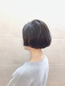 ボネッカ 鶴見(BONECCA) 襟足スッキリ。ニュアンスボブ　石黒聡子