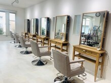 アトリエボブの雰囲気（店内はベージュやモダン、韓国風な雰囲気を取り入れたお店♪）