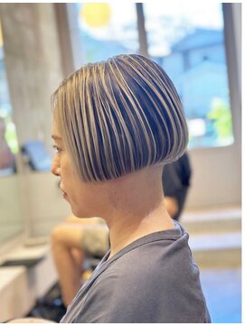 ルーム(Luum) ショートｘバレイヤージュ