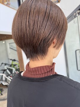 エムドットヘアーサロン(M. hair salon) 【栗本浩司】30代、40代の大人ショートボブ×タイト