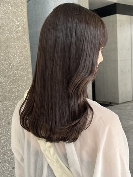 ローネス(LONESS) くすみグレージュとニュアンスカットで透明感のある柔らかいヘア