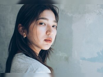 エクファ ヘア オリジン(ex-fa hair origin)の写真/美しく、触れたくなるような柔らかな手触りに…ダメージレスで自然なストレートが叶います♪