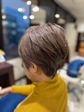 ヘアープレイス クリアライン 澄川店(hair place CLEAR LINE) 丸いフォルムのショートカット