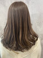 ハサミバイアトリエナガノ 千葉(8sami by atelier nagano) ショートボブ/センターパート/ツヤ髪/グラデーション/イヤリング