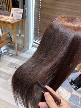 ピンクベージュ