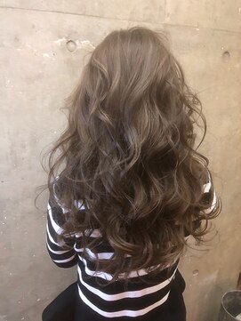 キー(key) グレージュ