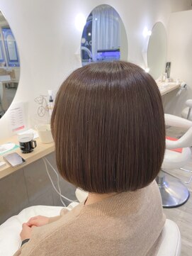 アコレ ミリュー 南草津店(ACCOLE milieu) 外国人風ミルクティーベージュカラー/ヌーディベージュ