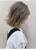 大人外国人風ブリーチワンカラー外ハネボブホワイトアッシュ