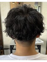 アクアマリン8810 ハチハチイチゼロ(AQUA MARINE 8810) 波巻きツイストスパイラル/刈り上げセンターパート/北習志野