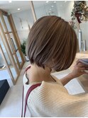 ミルクティーベージュ
