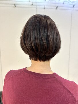 ナンバースリー 溝の口店(Number Three) 丸みショートボブ