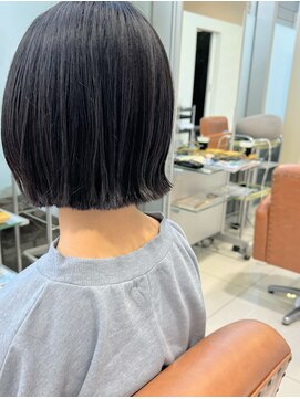 リュドール 一宮(Rue D'or) ぱっつんボブ。