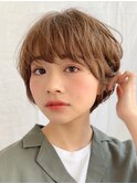 顔周りレイヤーカットくびれヘアミルクティーベージュカラー