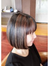 エヴァン(Evan)&nbsp;ボブスタイルにメリハリを★ハイライト×白髪ぼかし