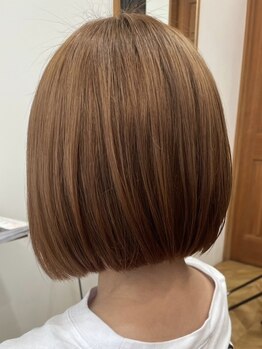 ノルン(Norn)の写真/暗くなる白髪染めはもう卒業！白髪を活かした透明感カラーで、ナチュラルに上品な大人の魅力を演出♪