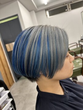 シャフト(SHAFT) ブルーインナーにホワイトシルバーの2トーンカラー♪