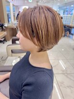 アッシュ 下北沢店(Ash) ハイライトを活かしたパツッとショートボブ