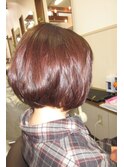 根もとがふんわりするようにカットしたミセスボブ