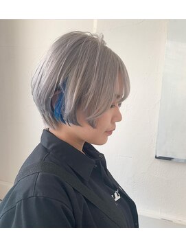 ネフ(NeF) ホワイトインナーブルー