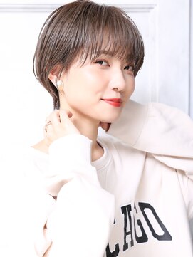 無垢(muku) 大人可愛い小顔ツヤ髪ツヤ感前下がりショートボブA6