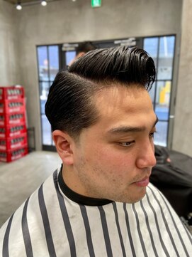 エフエム 明大前(FM) バーバー 刈り上げショート/ツーブロック/フェードカット
