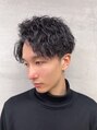 イズ(iss)&nbsp;普段とは違うチリっとしない大人メンズツイストスパイラルパーマ