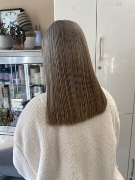 フィグバイアルテフィーチェ(fig by artefice) ハイトーンベージュ×切りっぱなし