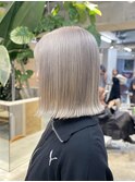 ミルクティーアッシュグレージュハイトーンカラーウルフボブ