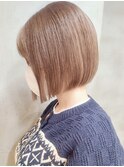 切りっぱなしボブピンクベージュミディアムボブダブルカラー