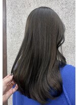 エイチ(H)&nbsp;ミニウルフホワイトグレージュレイヤーカット大人ショート美髪