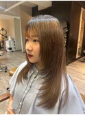 大人可愛いストレートロングヘア小顔レイヤーカット20代30代40代