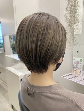 アコロン(acoron) マッシュショート 新宿/ハイトーン/ショート
