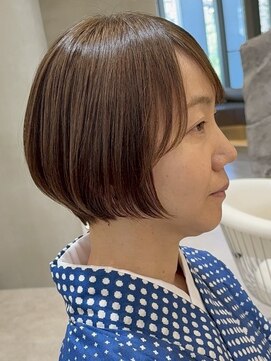 ソワネ 表参道(soigne) 表参道丸みショートボブレイヤーカットアッシュグレー40代◯