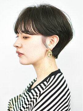 切りっぱなしショート・ボブ/絶壁解消/前髪なし/20代/30代/面長