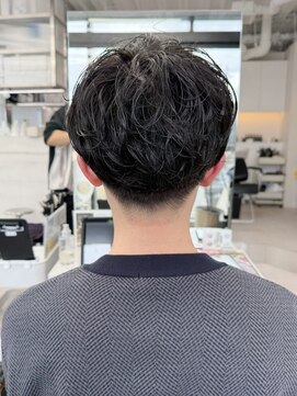 ビューナゴヤ 名駅(VIEW NAGOYA) スパイキーショート/波巻きパーマ/サーフカール/メンズ/フェード